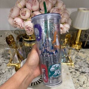 Starbucks Walt Disney World Limited Edition, minimal signs of use,